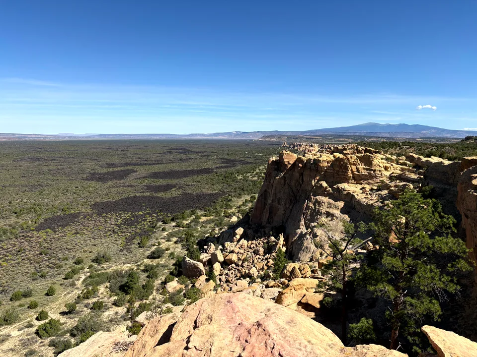 Hiking along the bluff rim at Sandstone Bluffs