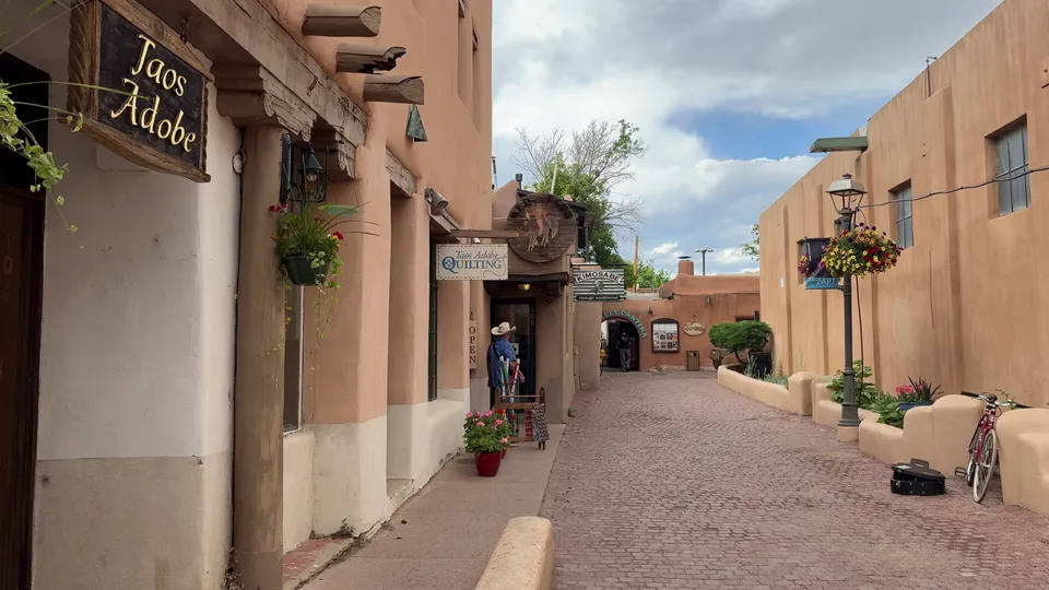 Photograph of Plaza4 at Taos, New Mexico.