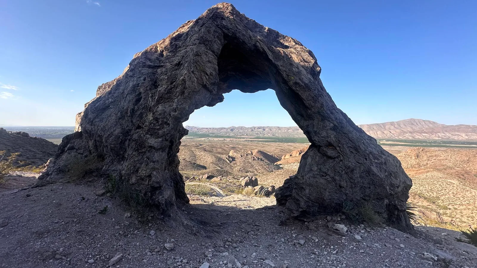 Scenic view of Dona Ana Arch