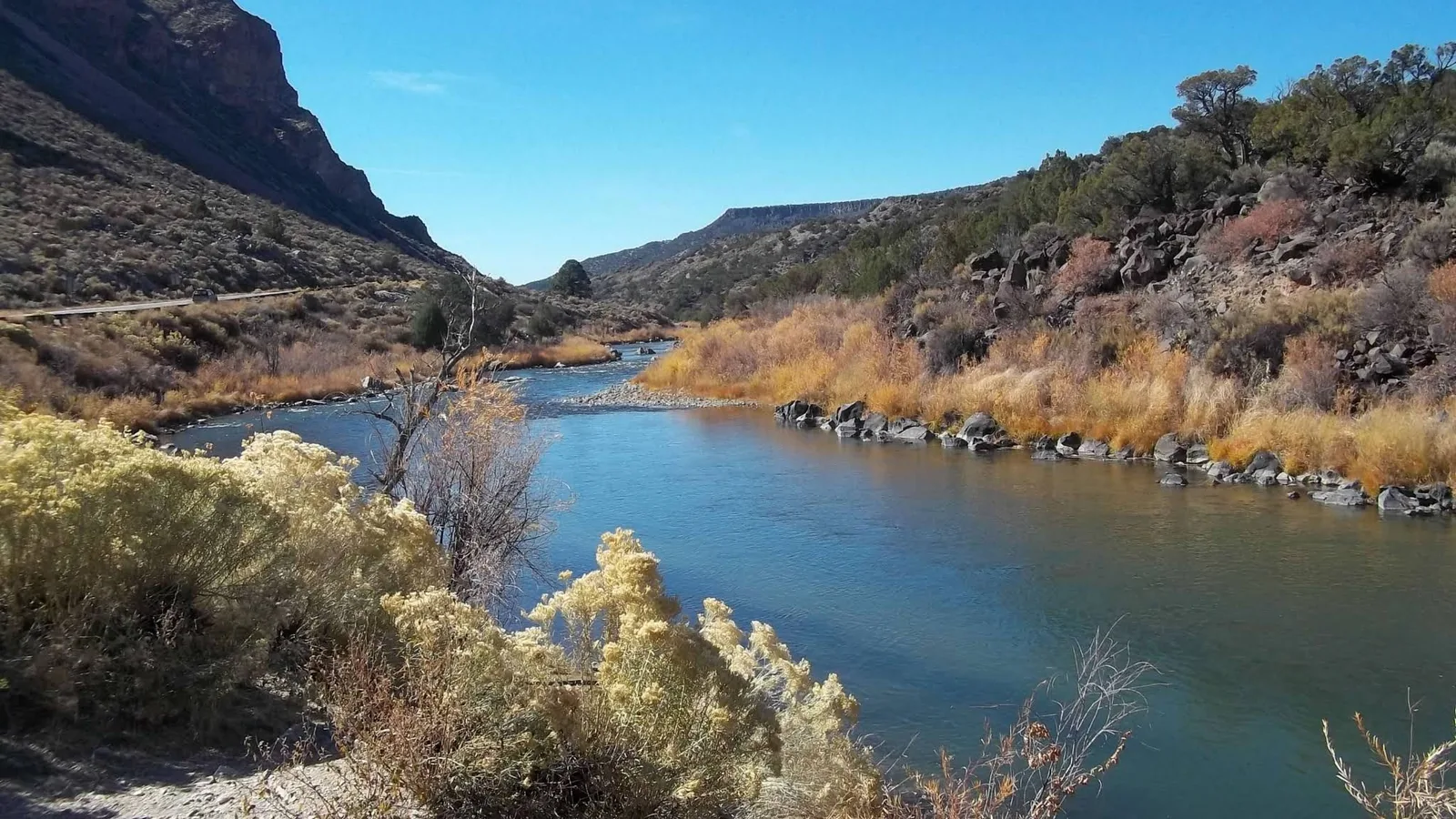Scenic view of Orilla Verde Recreation Area