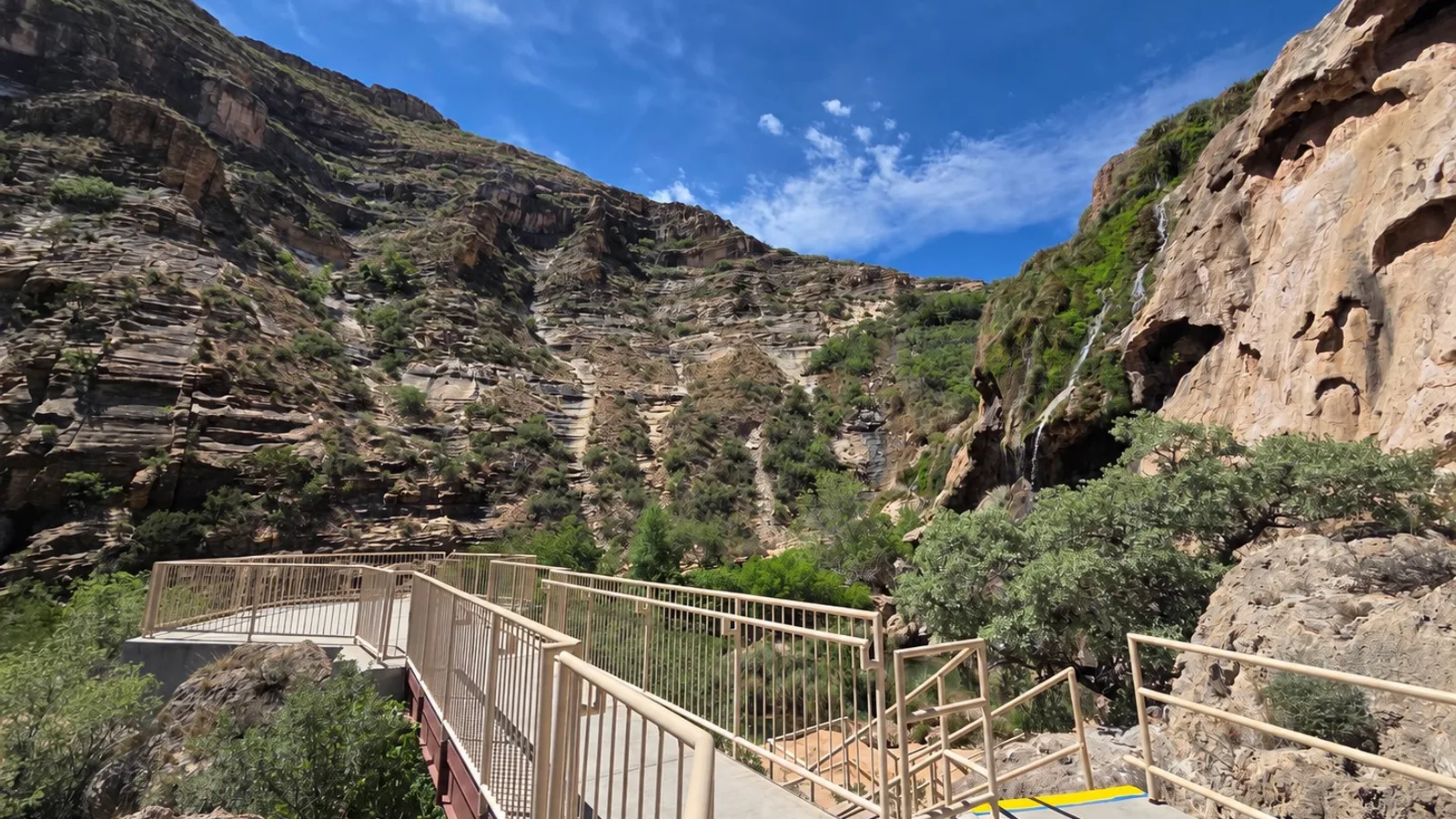 Scenic view of Sitting Bull Falls