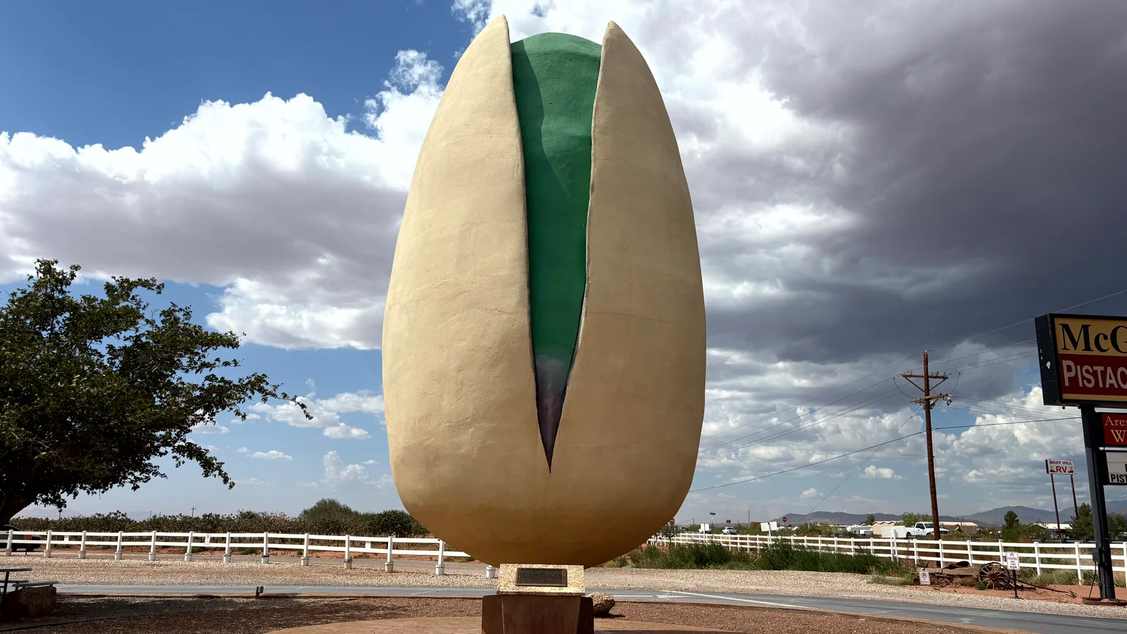 Scenic view of Worlds Largest Pistachio